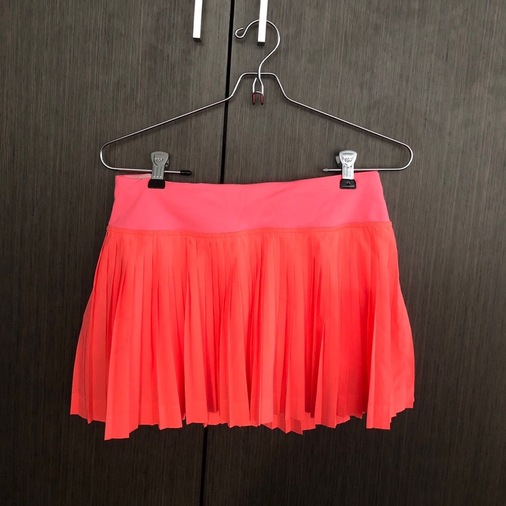 Nike pleat to street skirt